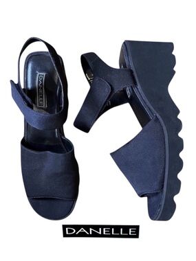 Danelle Platform Slingback Sandals. Hook & Loop Closure. Navy, Sz 9. Pristine!